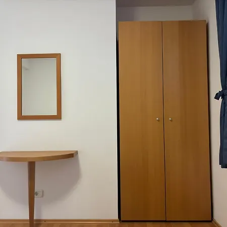Apartma Eva *
